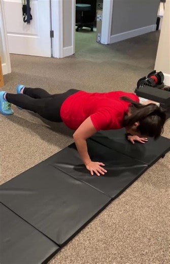 Isometric push up hold
