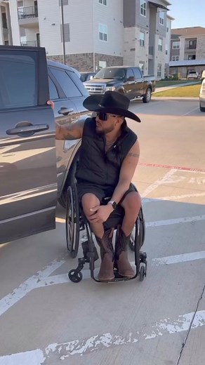 Disability check ♿️🕺🏼🤑 #spinalcordinjury #wheelchairpapi | Anthony Sanchez