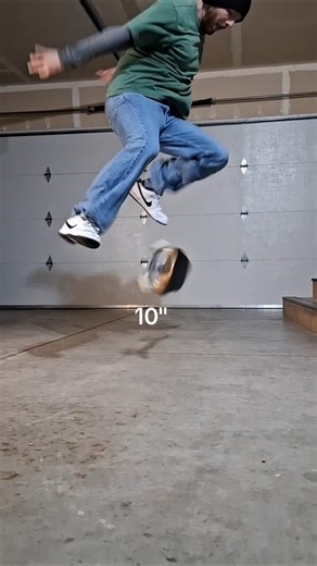 did this on the 10" pool board #skateboarding #pool #skate #reggae #jamming