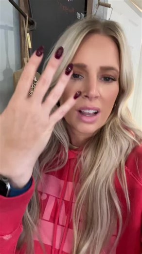 😬😬 #ink #newink #fingertattoo #fingertat #love #tattooideas #tattoolovers @Tiffany Ruby 😘😘