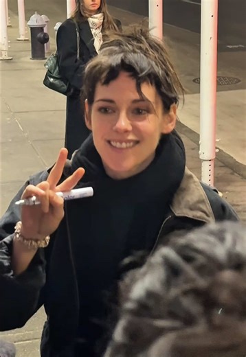 Kristen Stewart at the NYC Q&A for her directorial debut, The Chronology of Water #KristenStewart #TheChronologyOfWater #twilight #bellaswan #nycevents