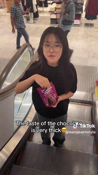 Delicious Martabak and Crispy Brownies for Food Lovers