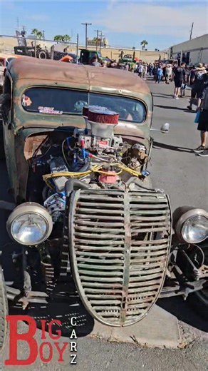 Sweet rat truck just causally backing in at WelderUp Rat Rod Show #welderup #ratcityrukkus #rattruck | Big Boy Carz
