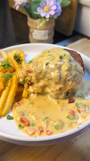 Hadia Noor on Instagram: "Creamy stuffed chicken 🤤🤍 INGREDIENTS 1 whole chicken breast 1 tsp salt 1 tsp black pepper 1/2 tsp paprika 1/2 cup cheese 1 capsicum SAUCE: Chopped garlic 1 small onion 1 tbsp kuti huwi sabut gol mirch (boiled) 3/4 cup cream 1 tbsp pasta sauce/ketchup 1/3 cup water 2 cheese slices 1/2 tsp salt 1 tsp white pepper Vegetables . . . . . #fypシ❤️💞❤️#viralreels#recipe 🏷️ viral post video recipes recipe winter recipe stuffed chicken Food blogger foodie food cheesy chicken f