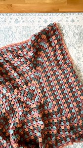 This giant granny square makes for a lovely blanket and a nice stash buster too. Just an idea for you if you’re looking for easy stash busters! Just crochet around and around. lol XO Jessica #crochetinspiration #crochet | Mama In A Stitch