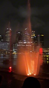 Did you know this is completely free? ✨ The Spectra Light & Water Show at Marina Bay Sands lights up the bay every evening from 7–9 PM, with each performance running for about 15 minutes. A perfect mix of music, lights, and water—no ticket needed, just show up and enjoy the magic by the bay 🌊🌈. #spectralightshow #marinabaysands #freeshow #singapore #tipsandtricks #VisitSingapore #fblifestyle | Deedee