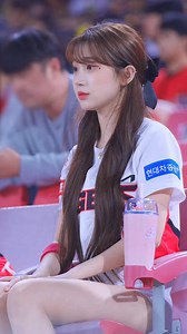 15K views · 1.2K reactions | The beautiful lip -sinking migration is Lee Jueun Cheerleader #like #happy #beauty #photography #instagood #beautiful #fashion #model #style #follow #girl #smile #instagram #nature #pretty #girls #love #makeup #cute #hair #photooftheday #art #gorgeous | Jing Jang | Facebook