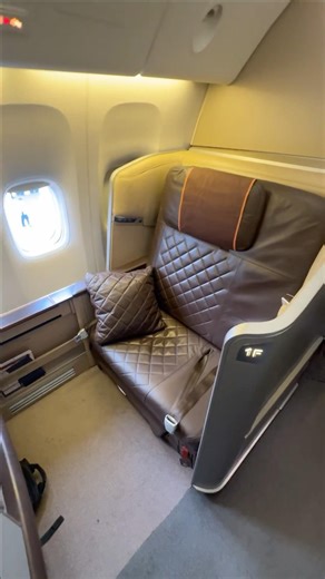 Singapore Airlines First Class on Boeing B777
