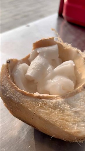Cómo pelar un coco bien Fácil y sencillo 🥥🌴 #coconut #coco #food