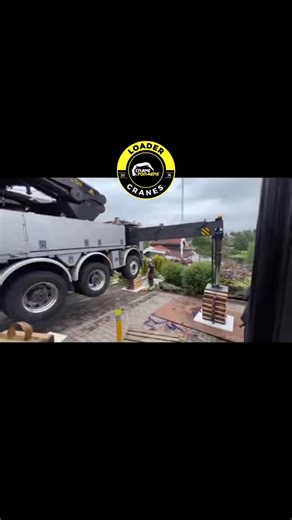 Craneformers on Instagram: "Sometimes MacGyver tricks are the best #craneformers #macgyver #lifts"