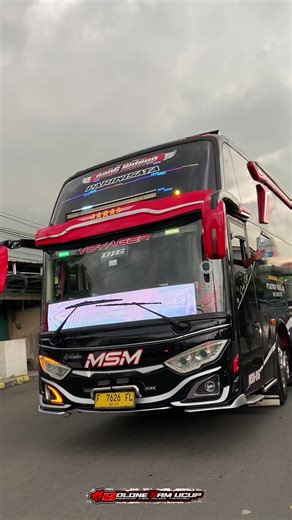 enak keun euy dut dut nya, btw kece juga tuh runing texs nya 💃🏻💃🏻@SOANG HIDEUNG 016 @Mr. OkDj @🇰 🇮 🇳 🇬 🇱 🇪 🇴 @mang arip casper @msm.afawisata #busmaniacommunity #msmsoanghideung #msmafawisata #lewatberandafyp #fyp
