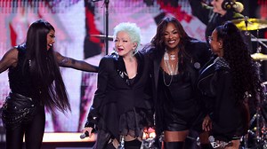Cyndi Lauper, Salt-N-Pepa shake Rock Hall of Fame induction with epic 'band of women'