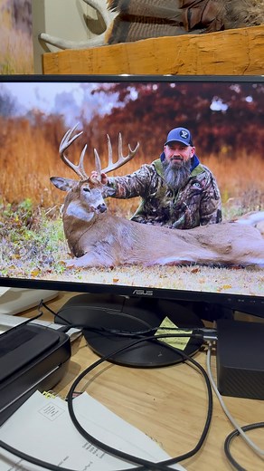 On location with Justin Hamm and this Indiana brute today … stay tuned for photos coming this week! 📸 🦌 #sweetnovember #antlers #Indiana #whitetaildeer #fyp | Tim Conley