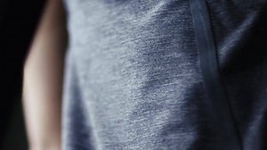 Don’t hold back. From the fabric to the seams, this lightweight singlet keeps you moving freely. | lululemon