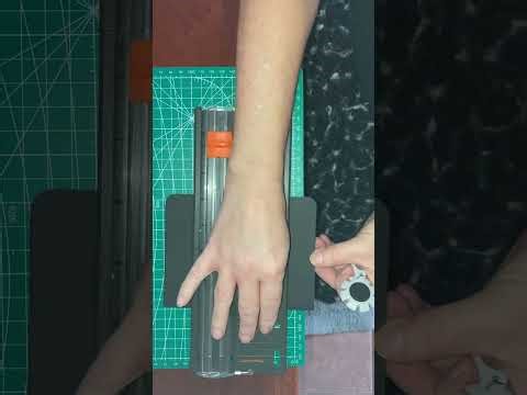 Demonstrating TONIC STUDIOS Tim Holtz paper distressing tool & a short life update!