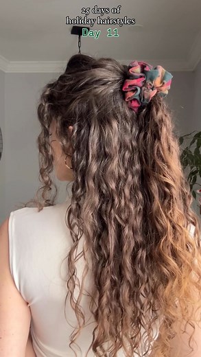 Jennie 🌷 | Curly Hair Care and Simple Hairstyle Tutorials on Instagram: "Christmas countdown 🎅 25 days of holiday hairstyles ♥️ This super simple halfup hairstyle is Day 11 ✨Ricky mini scrunchie by @xxl.scrunchie And guess what? There’s a dog bandana that matches 🥺 🐶 #xxlscrunchie #scrunchies #hairstyles #hairstyleideas #christmashairstyle #holidayhairstyles #curlyhair #curlyhairstyles #plaidscrunchie"