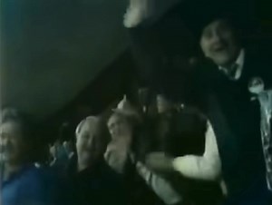 🏈On November 10, 1985 San Diego running back Lionel “Little Train” James gained 345 all-purpose yards, the then second highest total in NFL history, as the Chargers defeated the Los Angeles Raiders 40-34 in overtime at Jack Murphy Stadium. James scored the winning touchdown on a 17-yard run on overtime. Chargers quarterback Dan Fouts finished the game with 436 yards and 4 touchdowns. This game also marked the Chargers first win against the Raiders since their move from Oakland to Los Angeles in