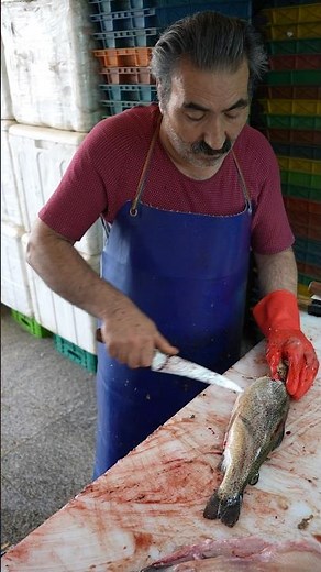 Master Fish Filleting: The Fastest Fishmonger at the Market