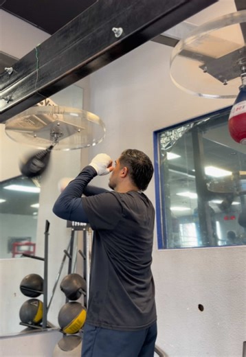 Slow motion better than no motion 🥊 #boxer #boxeo #boxing #fyp #speedbag