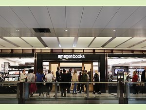 Amazon Bookstore Opens In Columbus Circle Mall