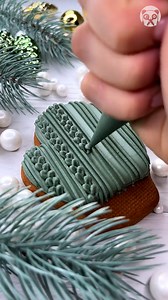 2.4M views · 4.2K reactions | How to decorate Christmas cookies Partner: knick_knack_mary_ IG: https://www.instagram.com/knick_knack_mary/ TT: https://www.tiktok.com/@knick_knack_mary_ | Bored Panda Art | Facebook