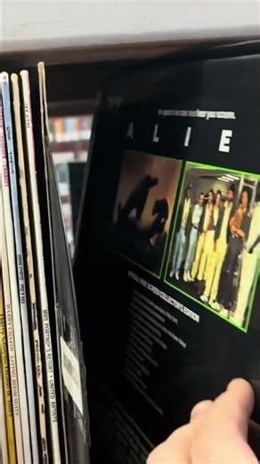 Alien Laser Disc SCORE!!! VHS Hunting! TAPE HUNTERS #vhs #dvd #retro #laserdisc #alien