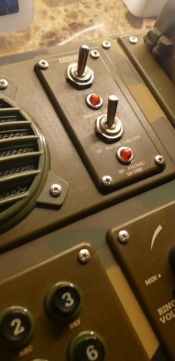 Connected my Light Phone 2 via Bluetooth 2 Cell2jack then connected it 2 a old military field phone