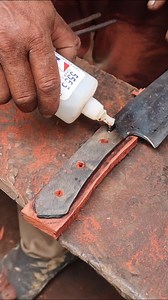 1.5M views · 5.8K reactions | Sati uses the glue for to make cleaver #thecreative #reelsvideo #handleknife | The creative | Facebook