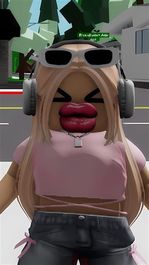 Smart girl’s Kiss #roblox