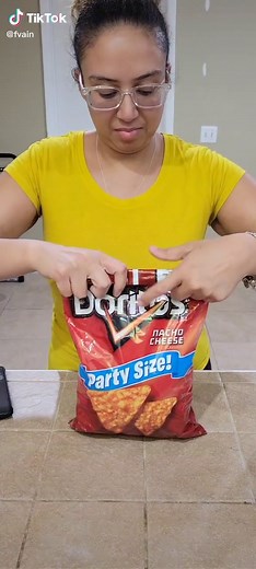 #ChipBagHack #HowToCloseAChipBag #Fyp #SnackHack #ChipBag #Doritos #FoldingHack #Fold