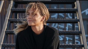 Halle Berry Spoke To A Spiritual Healer To Deal With Her Abusive Childhood: "I Grew Up With An Alcoholic Father That Was Very Abusive, Both Verbally, Emotionally, Physically" - Daily Soap Dish