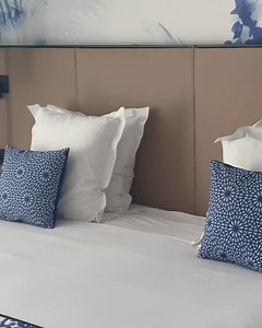 Et si on vous emmenait dans votre futur cocon andalou ?🎥 ​ Direction Club Med Magna Marbella pour vous montrer votre chambre ensoleillée, entre montagnes et Méditerranée.​ Alors, quelle prochaine chambre on vous fait découvrir ?☀️​ Dernière chance de profiter de l'été espagnol : https://brnw.ch/21wV0mT | Club Med