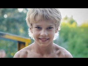 🔥 Помните русского мальчика-бодибилдера, который в 7 лет отжимался 4000 раз