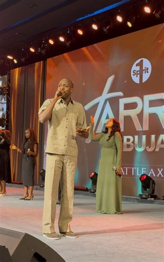 TARRY ABUJA 2026 – BATTLE AXE 🔥 || MIN. DUNSIN OYEKAN We set our eyes on the throne and worship the one who seats upon the throne Washed by His blood. Crowned by His love. Commissioned by His Holy fire. Sharpen our cutting edge 🙏🏾🙏🏾🙌🏾🙌🏾 #1spirit #tarryabuja #battleaxe #tarrymovement #theophilussunday | 1 spirit - light house