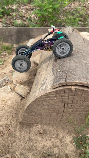 1/24 scale rc crawler on outdoor course
