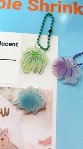 Hand draw fireworks shrink in tiny keychain🎆 Materials -TeckWrap inkjet printable shrink sheet translucent -Color pencil -Heat gun -UV resin & UV light #teckwrapvinyl #smallbusiness #shrinkplastic #keychain #shrinkydink | TeckWrap Craft