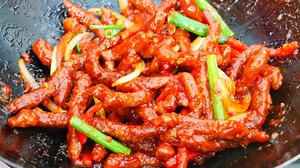 The Best Chili Beef Recipe Written Recipe: https://cicili.tv/crispy-chili-beef-recipe | CiCi Li