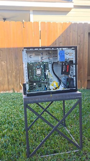 PC Feeding 讀讀. Inspired by @HowToBasic #furry #furryfandom #furriesoftiktok #fursuit #computer | Gaberaaaa | Facebook