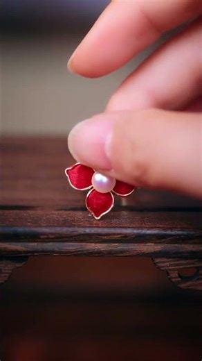 Red Velvet Flower Ring: A Chic Accessory for Cheongsams & Daily Wear