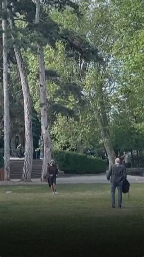 399K views · 3.4K reactions | ILS FURENT DES HÉROS 3/4 - Le 8 juin 2023, Henri d'Anselme tentait avec ses sacs à dos d'arrêter un syrien ayant attaqué au couteau plusieurs personnes dont de très jeunes enfants. Si le vingtenaire comprend difficilement le statut de héros que beaucoup lui ont octroyé, il explique les forces qui l'ont poussé à agir et invite tous les français à la vertu et au courage. | Le Figaro | Facebook