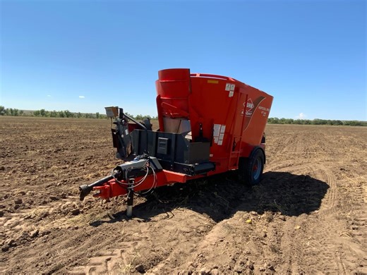 KUHN Knight VT144 Vertical Max Twin Auger TMR Mixer | Agriculture