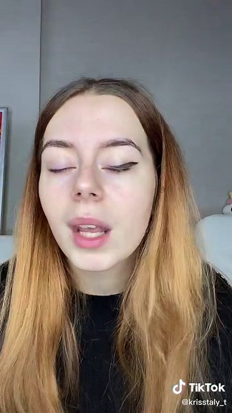 Eyelash Curling Tutorial with Red Eyelash Curlers