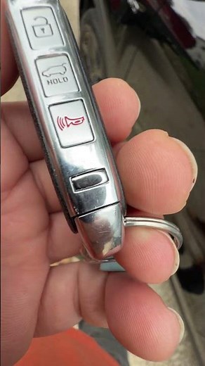 Hidden Key Inside Your Fob — Use This When the Battery Dies!