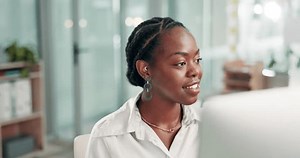 Thinking Smile Business Woman Reading Computer Stock Footage Video (100% Royalty-free) 3437516813 | Shutterstock
