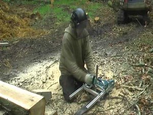 Granberg small log mill - lightweight, compact and economical chainsaw milling