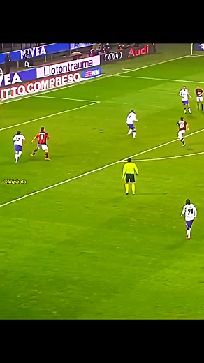 Gol akrobatik Zlatan Ibrahimovic | Klip Bola