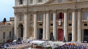 The final words Pope Francis publicly delivered to the faithful is the Apostolic Blessing at yesterday's Easter Urbi et Orbi message and blessing. "Benedicat vos omnipotens Deus, Pater et Filius et Spiritus Sanctus. Amen." We would never thought that his final words to us is also his final blessing. | Ave Maria! (Ina ng Diyos, Ina ng Pilipino)