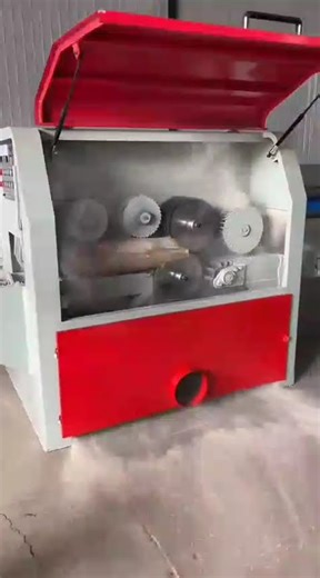 the process of splitting wood into boards #shorts