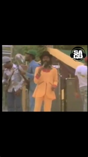 SOUND A GO DEAD on Instagram: "🎤 Spotlight Series | Sound A Go Dead U-Roy Live @ Reggae Sunsplash 1978 Step back to Reggae Sunsplash 1978 and witness the legendary U-Roy electrify the stage with his pioneering toasting style. This moment captures not just a performance, but a revolution in reggae and sound system culture. --- 👑 About U-Roy Ewart Beckford OD (21 September 1942 – 17 February 2021), better known as U-Roy, was a Jamaican vocalist and pioneer of toasting — the art of talking and rh