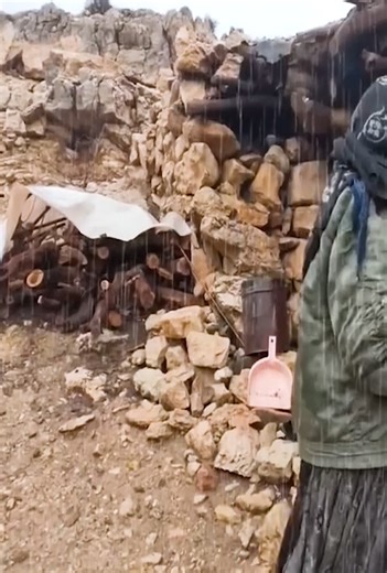 261K views · 2.4K reactions | Nomadic Homeless show #nomadiclife #nomad #nomadic #reelfb #life #adventure #followers #enjoy #BoomChallenge #Boomnow #Toptrending | Landac Corner | Facebook